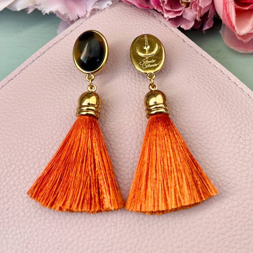 SchwesterSchwester Quasten Ohrringe als Ohrstecker in Schildpatt mit Quaste in Orange von AmuseToi Bis zu 50% Rabatt