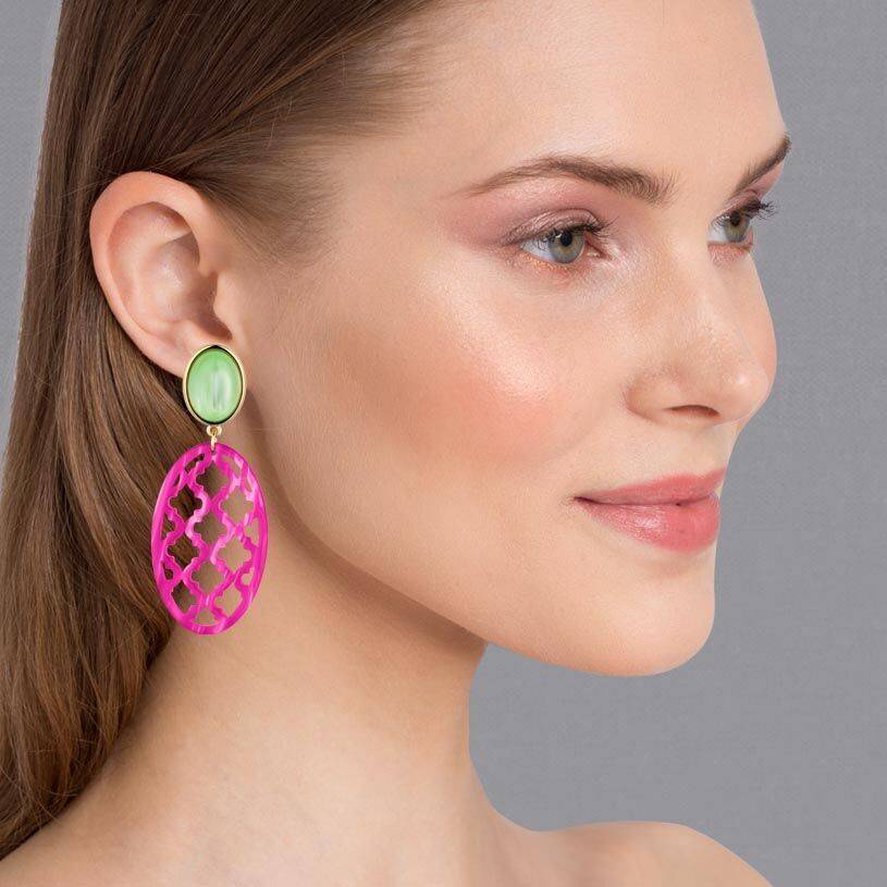 SchwesterSchwester Vergoldete Ohrstecker in wunderschönem Hellgrün mit Oval in Pink im Marrakesch-Stil Rabatt