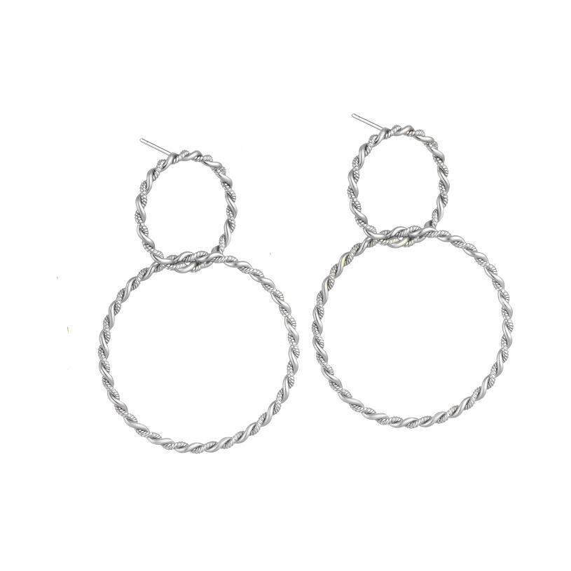 SchwesterSchwester Rhodinierte Ohrstecker aus zwei verschlungenen Ringen in Seiloptik Exklusivangebot