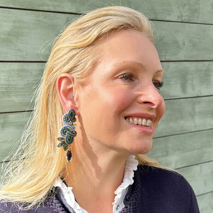 SchwesterSchwester Vorbestellbar - Raffinierte Soutache-Ohrstecker in Blautönen Sonderangebote