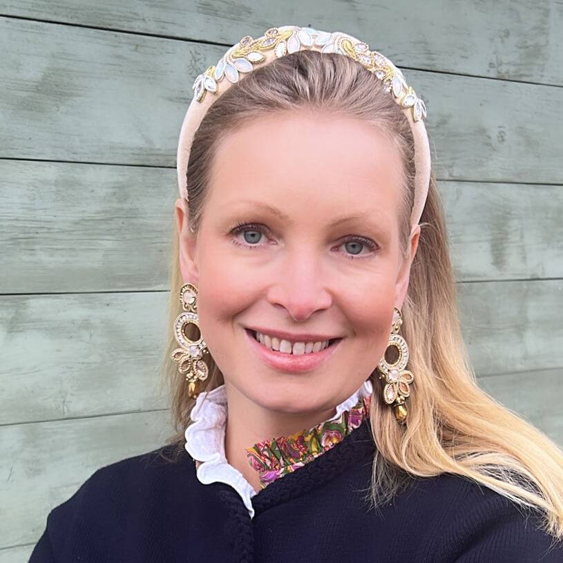 SchwesterSchwester Opulente Soutache-Ohrringe in Gold und Champagner Begrenzt auf 3 Tage