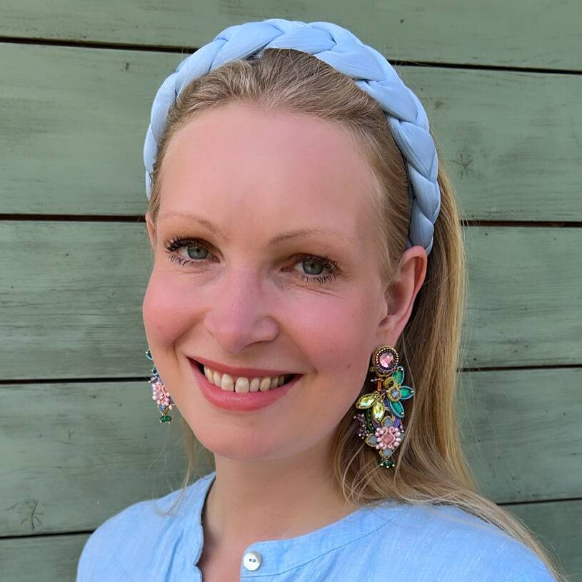 SchwesterSchwester Set aus Soutache-Ohrringen in pastelligen Farben und Satin-Haarreif in Hellblau 50% Rabatt für begrenzte Zeit