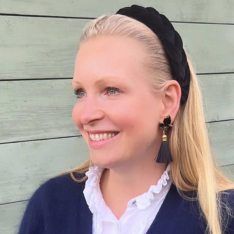 SchwesterSchwester Glitzernde Ohrstecker in Schwarz mit edler Quaste von AmuseToi Muttertagsangebot