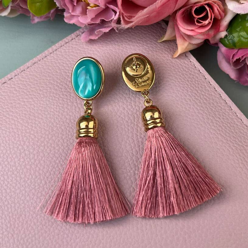 SchwesterSchwester Quasten Ohrringe als Ohrstecker in Türkis mit Quaste in Rosa von AmuseToi Saisonale Angebote