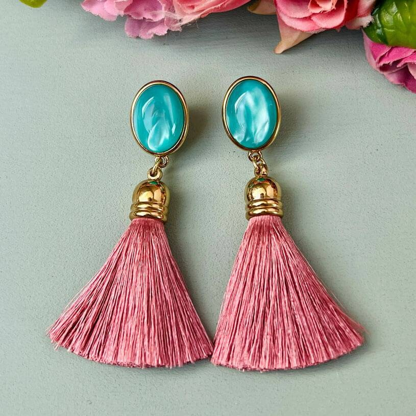 SchwesterSchwester Quasten Ohrringe als Ohrstecker in Türkis mit Quaste in Rosa von AmuseToi Saisonale Angebote