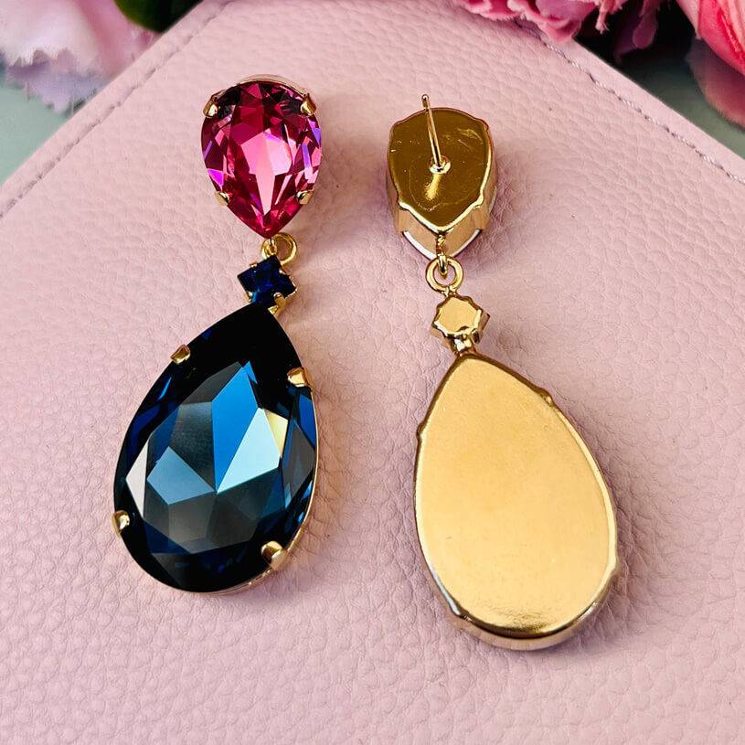SchwesterSchwester Funkelnde Ohrstecker mit Glas-Kristallen in Pink und Dunkelblau Kauf eins, bekomm eins gratis