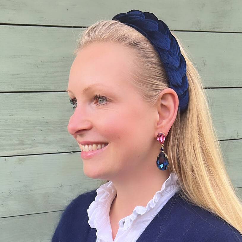 SchwesterSchwester Funkelnde Ohrstecker mit Glas-Kristallen in Pink und Dunkelblau Kauf eins, bekomm eins gratis