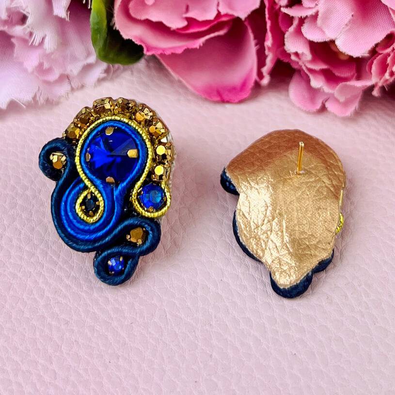 SchwesterSchwester Schöne Soutache-Ohrringe in Dunkelblau Sonderangebot der Fabrik