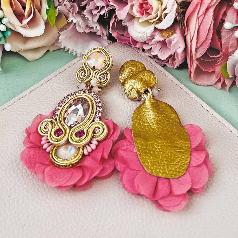SchwesterSchwester Außergewöhnliche Soutache-Ohrringe in zarten Rosatönen Discount Store für neue Produkte