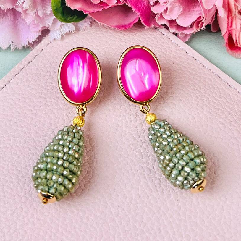 SchwesterSchwester Set aus pink-grünen Tropfen-Ohrringen und Satin-Haarreif in Hellgrün Exklusive Angebote