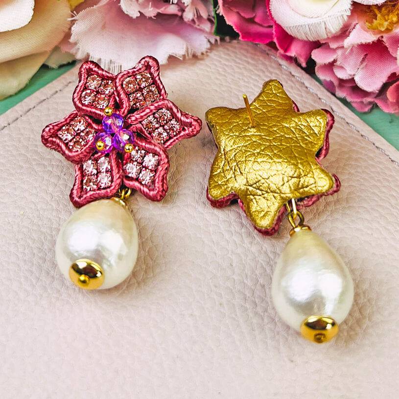 SchwesterSchwester Süße Blumen-Soutache-Ohrringe in Puderrosa mit kleinen Baumwolltropfen Große Rabatte