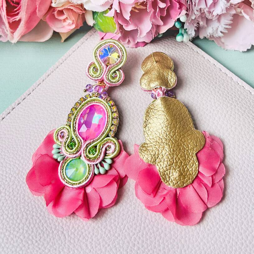 SchwesterSchwester Außergewöhnliche Soutache-Ohrringe in Rosa Wochenangebot