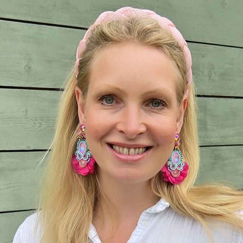SchwesterSchwester Außergewöhnliche Soutache-Ohrringe in leuchtendem Pink Letzter Tag