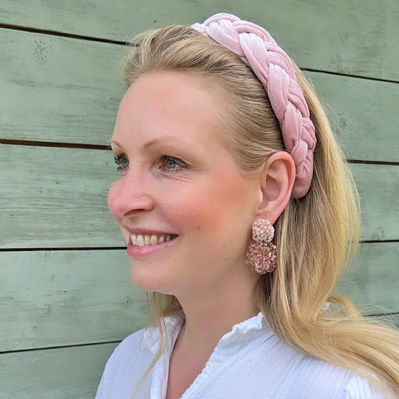 SchwesterSchwester Designer Perlen-Ohrringe aus zwei Blüten in Weiß und Nude Kostenlose Rückgabe