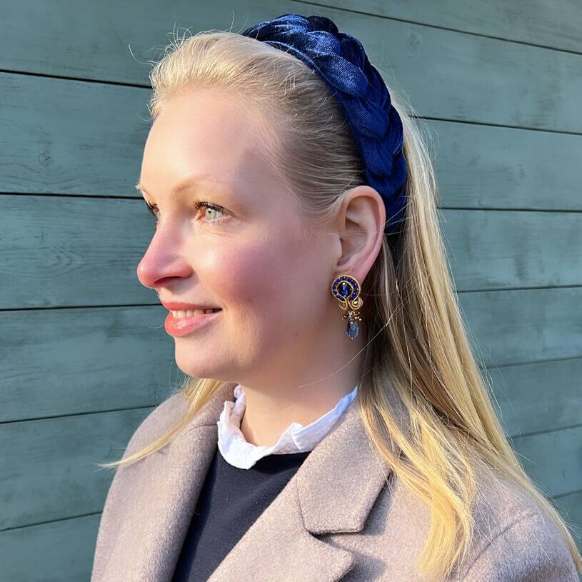 SchwesterSchwester Hübsche Soutache-Ohrstecker mit blauen Kristallen und Tropfen Nur für heute